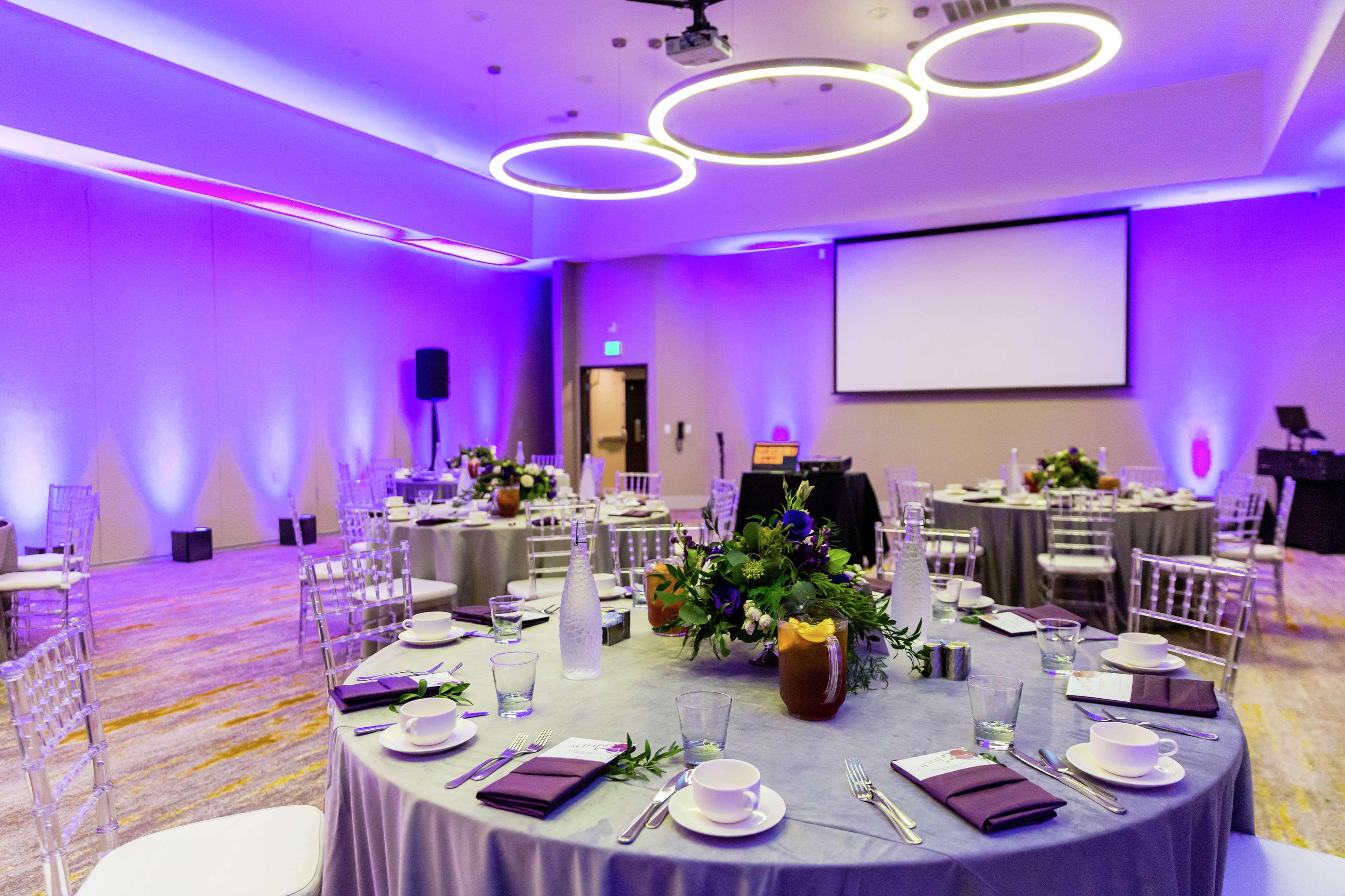Hotel Doubletree By Hilton Pomona Extérieur photo