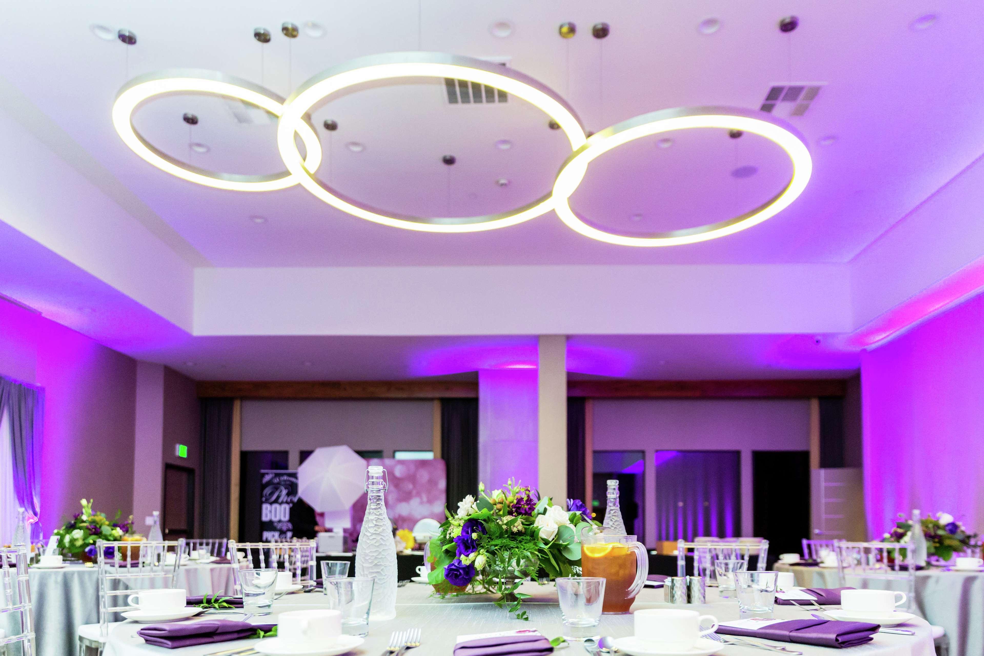 Hotel Doubletree By Hilton Pomona Extérieur photo