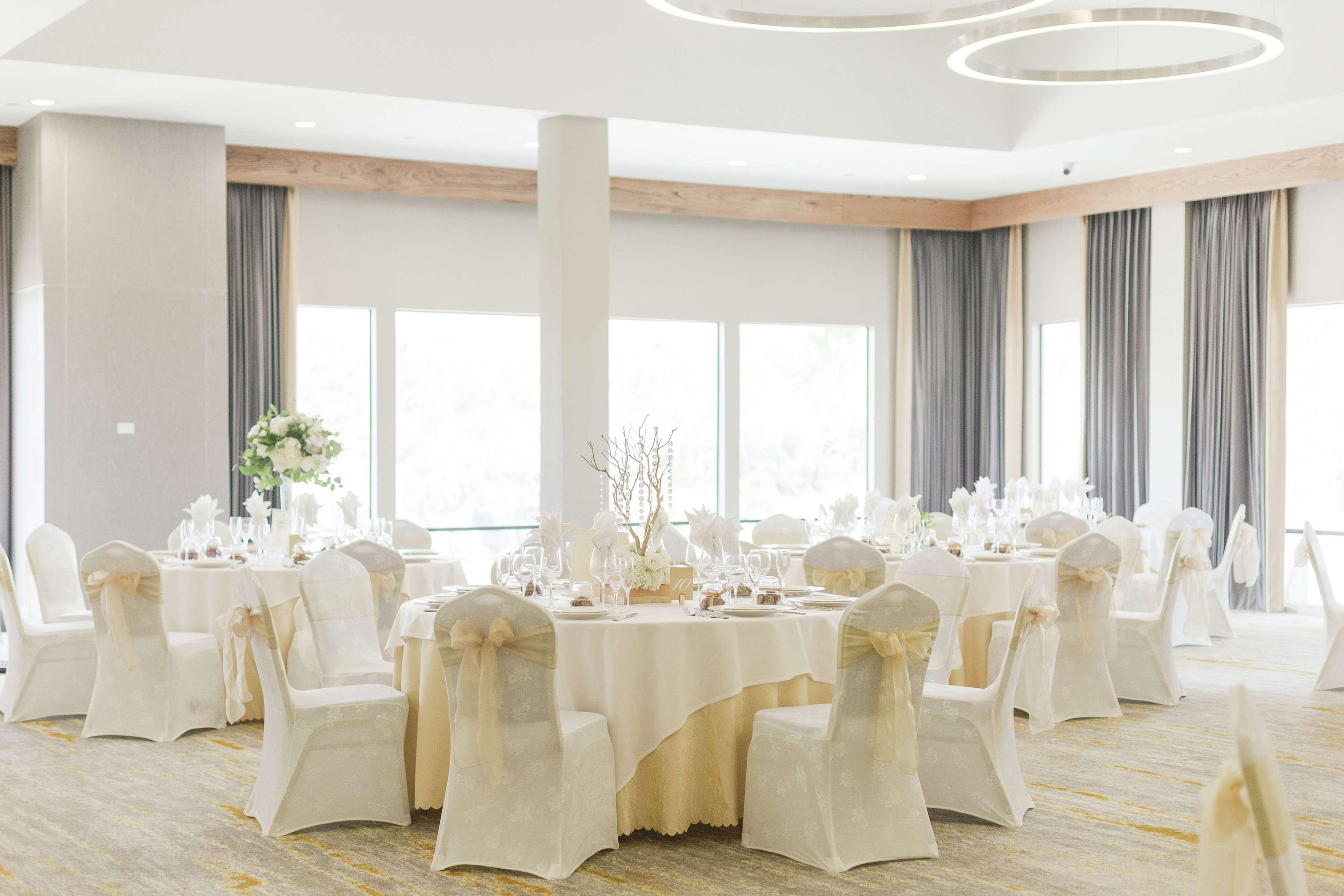 Hotel Doubletree By Hilton Pomona Extérieur photo
