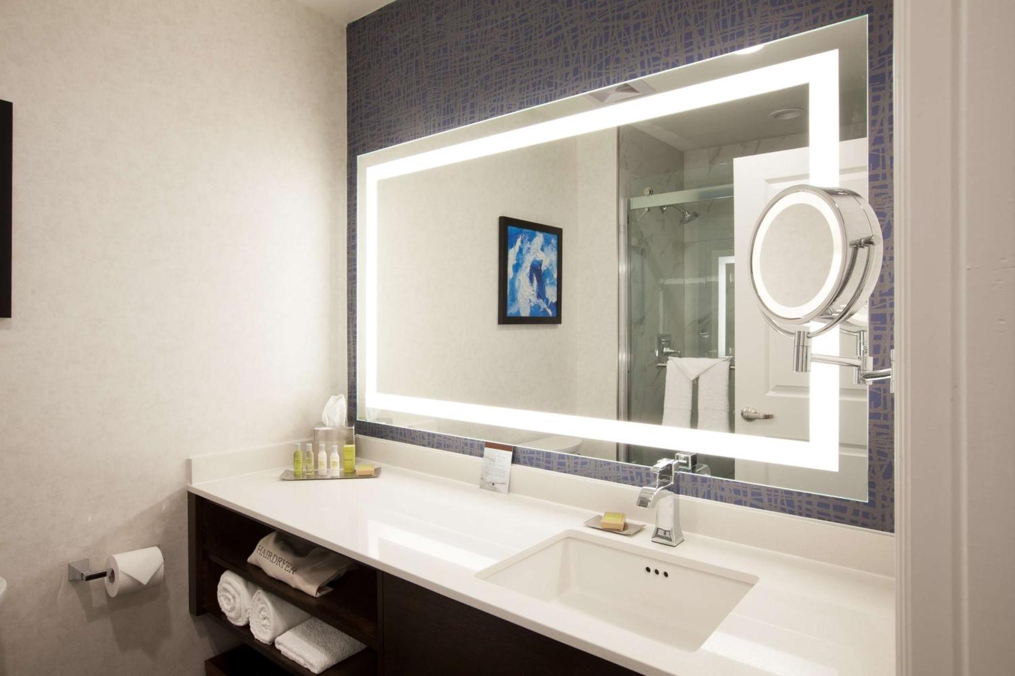 Hotel Doubletree By Hilton Pomona Extérieur photo