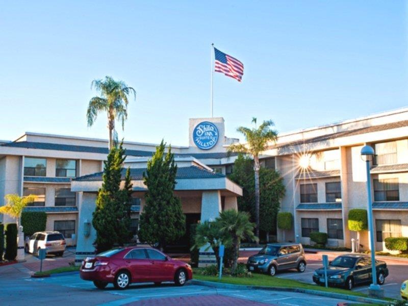 Hotel Doubletree By Hilton Pomona Extérieur photo